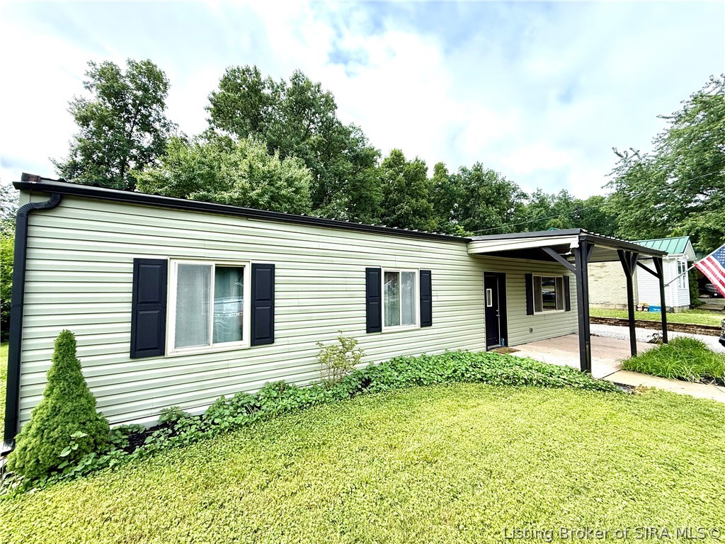 322 Vest Road Henryville, IN 47126 - Photo 3 of 36