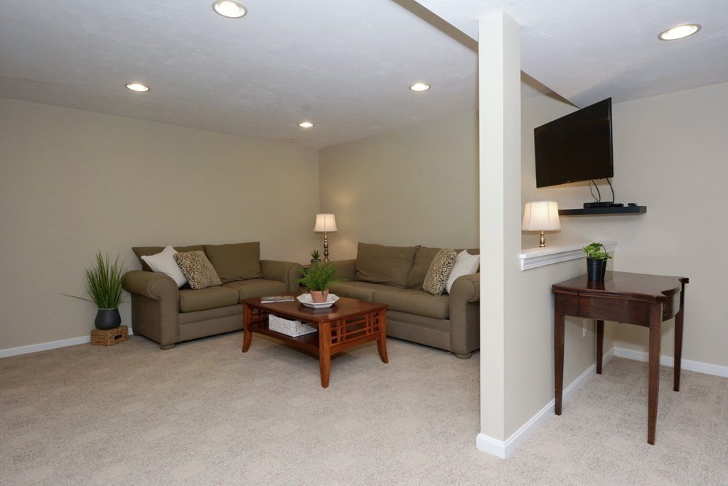 29 Huckleberry Road Hopkinton, MA 01748 - Photo 35 of 42 Gallery Image 35