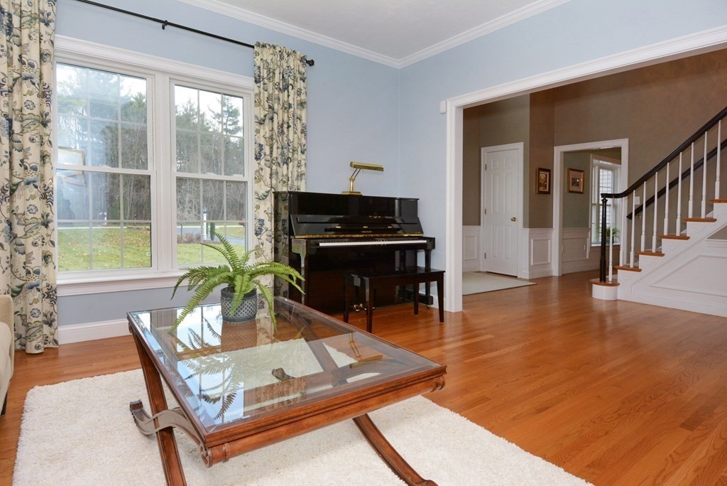 29 Huckleberry Road Hopkinton, MA 01748 - Photo 4 of 42 Gallery Image 4