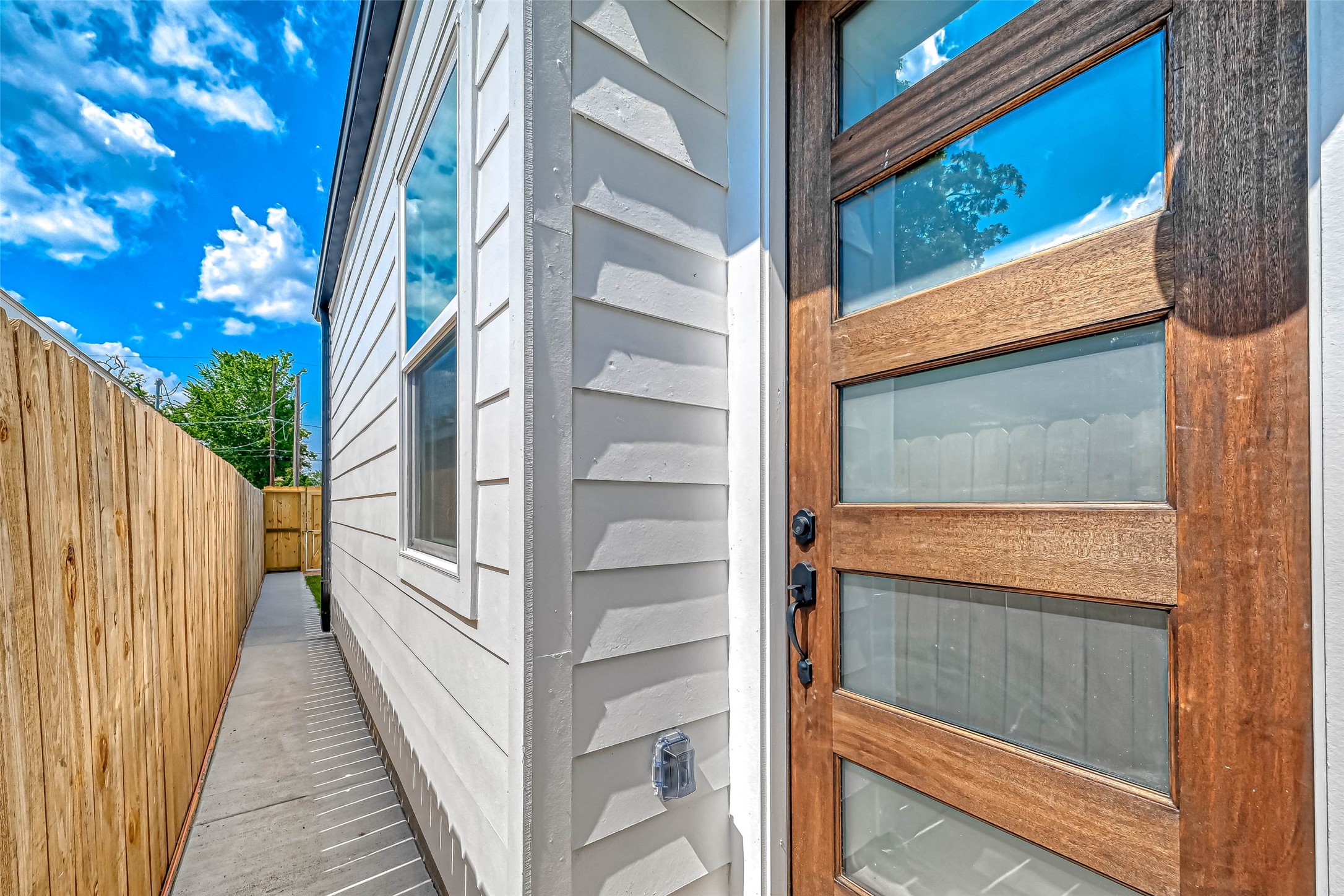 9316 Arledge Street, Unit B Houston, TX 77075 - Photo 26 of 26 a view of front door