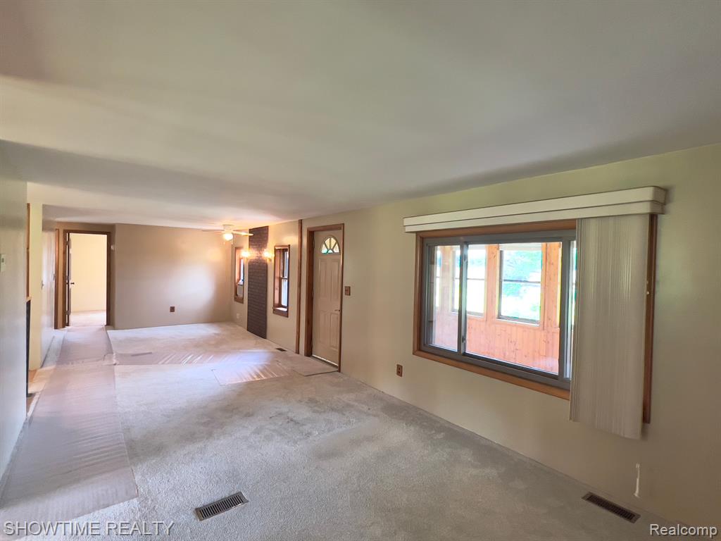 236 Palms Road Goodells, MI 48027 - Photo 15 of 36
