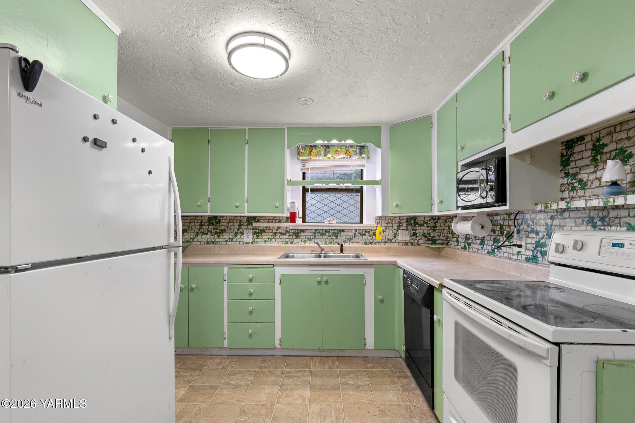 2404 Willow Street Yakima, WA 98902 - Photo 11 of 30 2404 Willow St