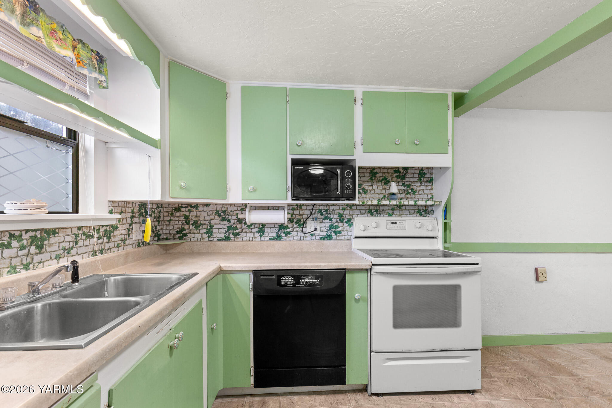 2404 Willow Street Yakima, WA 98902 - Photo 8 of 30 2404 Willow St