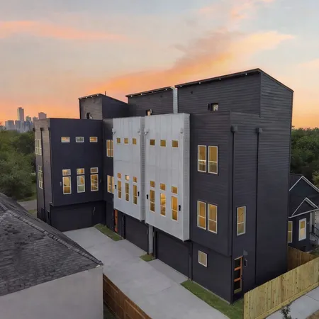 $449,990 | 1513 McKee Street, Houston, TX 77009