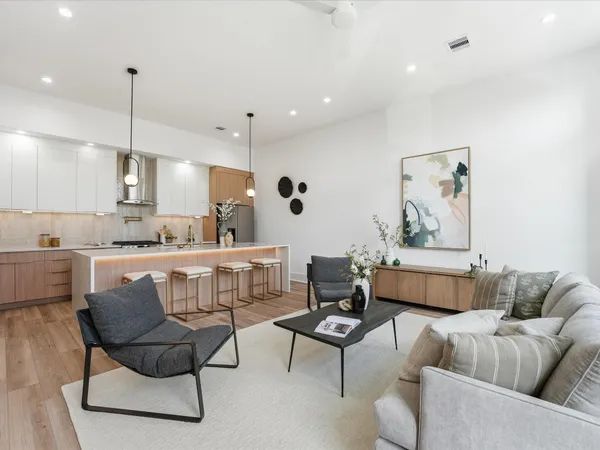 $449,990 | 1513 McKee Street, Houston, TX 77009