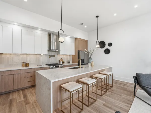 $449,990 | 1513 McKee Street, Houston, TX 77009