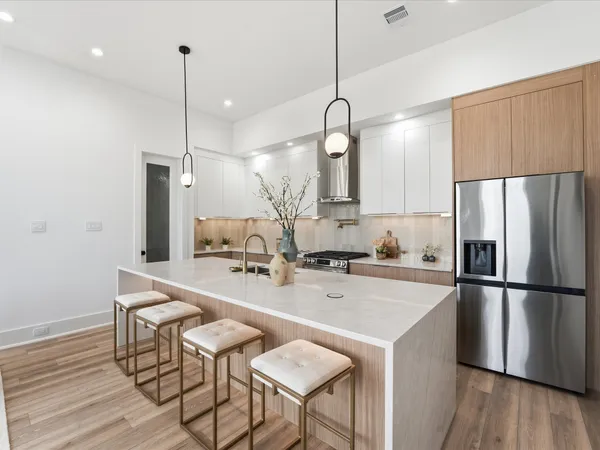 $449,990 | 1513 McKee Street, Houston, TX 77009