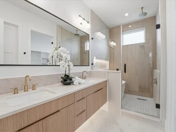 $449,990 | 1513 McKee Street, Houston, TX 77009