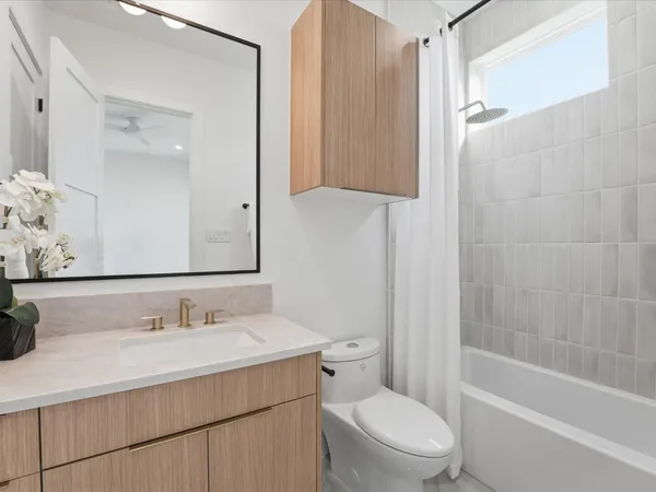 $449,990 | 1513 McKee Street, Houston, TX 77009