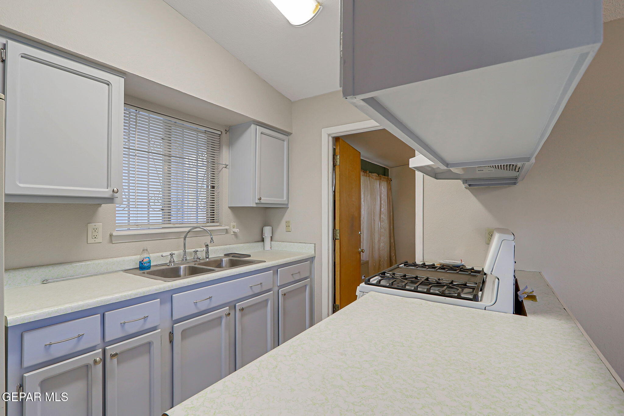 9108 Morelia Road El Paso, TX 79907 - Photo 10 of 35 17-web-or-mls-IMG_1354