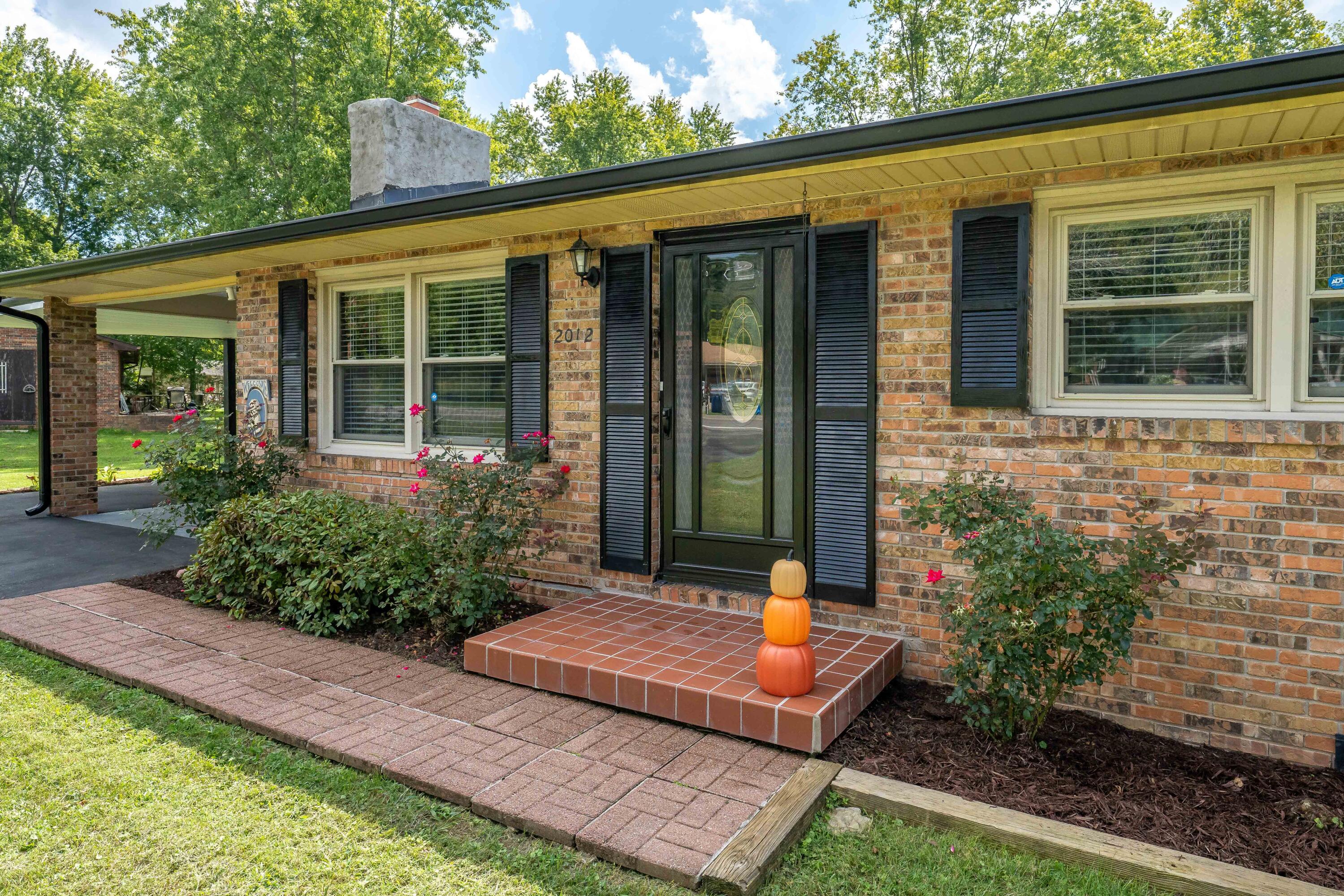 2012 Diana Road Kingsport, TN 37660 - Photo 9 of 45 2012 Diana Rd (10 of 45)