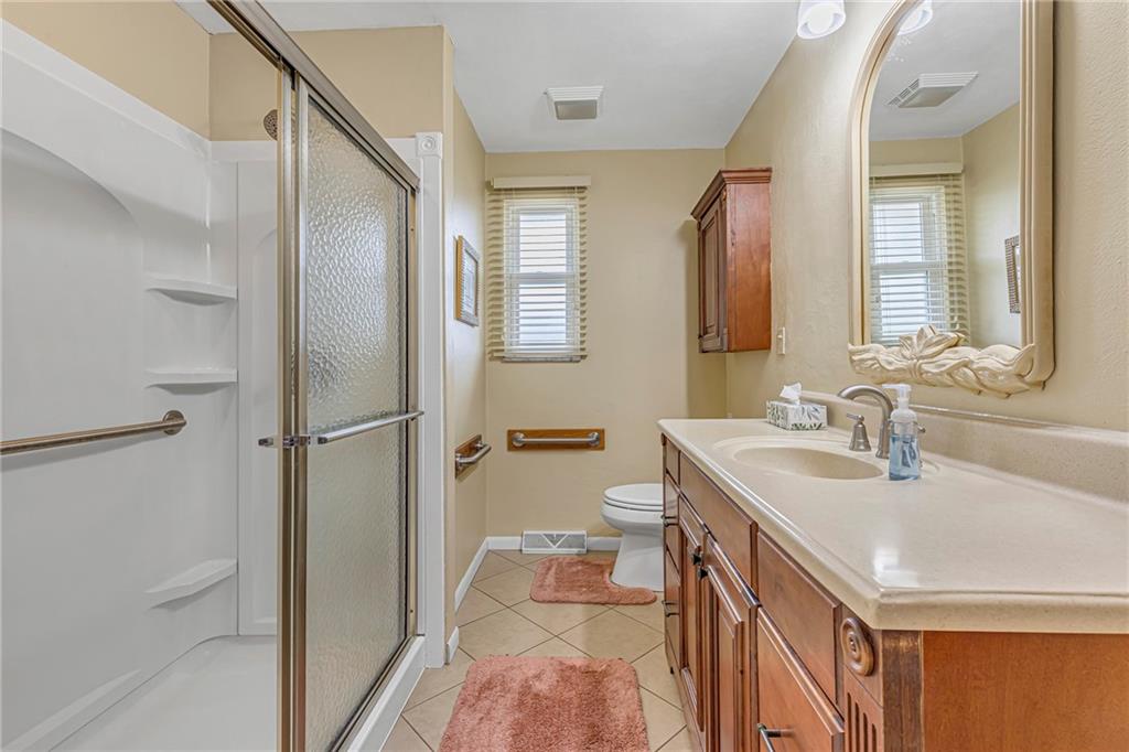 746 McLean Street Rochester, PA 15074 - Photo 8 of 31