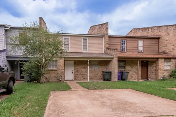 $1,350 | 111 B Normal Park Drive, Unit B, Huntsville, TX 77320
