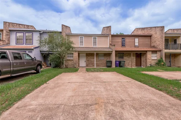 $1,350 | 111 B Normal Park Drive, Unit B, Huntsville, TX 77320