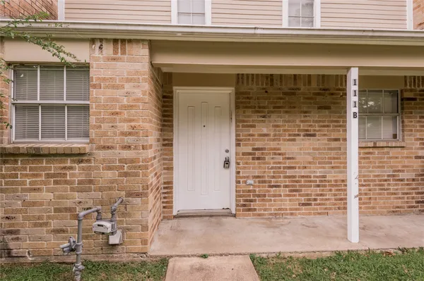 $1,350 | 111 B Normal Park Drive, Unit B, Huntsville, TX 77320
