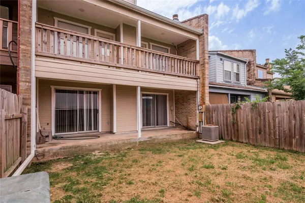 $1,350 | 111 B Normal Park Drive, Unit B, Huntsville, TX 77320