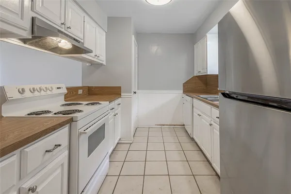 $1,350 | 111 B Normal Park Drive, Unit B, Huntsville, TX 77320