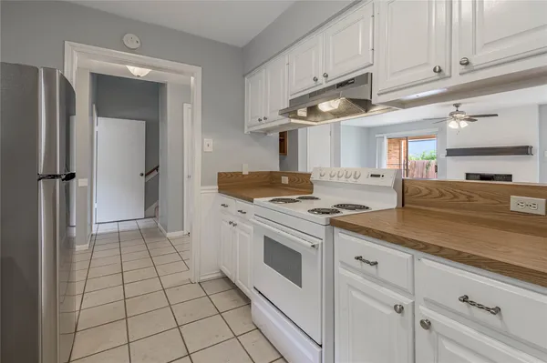 $1,350 | 111 B Normal Park Drive, Unit B, Huntsville, TX 77320