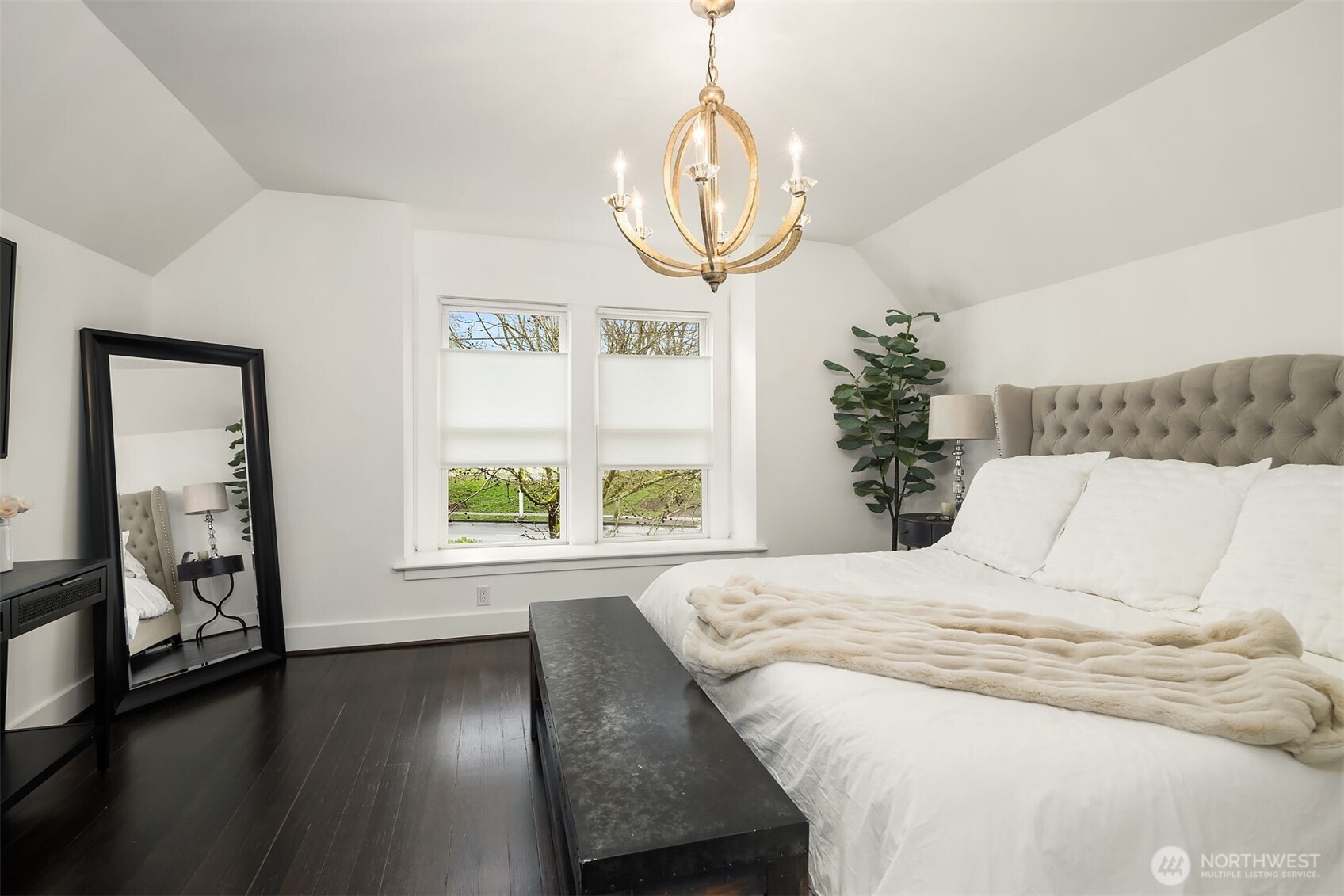 2009 East John Street Seattle, WA 98112 - Photo 20 of 27