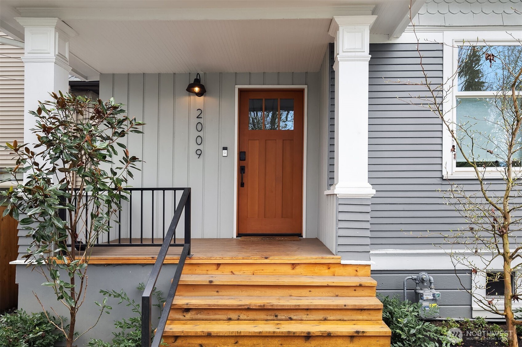 2009 East John Street Seattle, WA 98112 - Photo 2 of 27