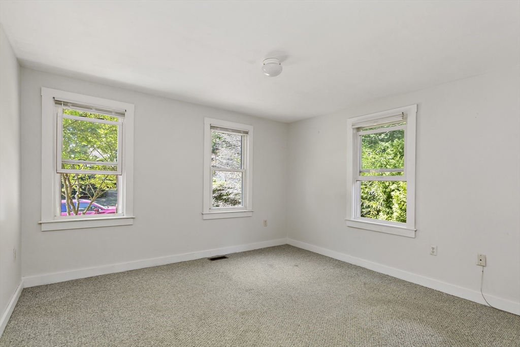 37 Hilltop Road Mashpee, MA 02649 - Photo 8 of 22 Gallery Image 8