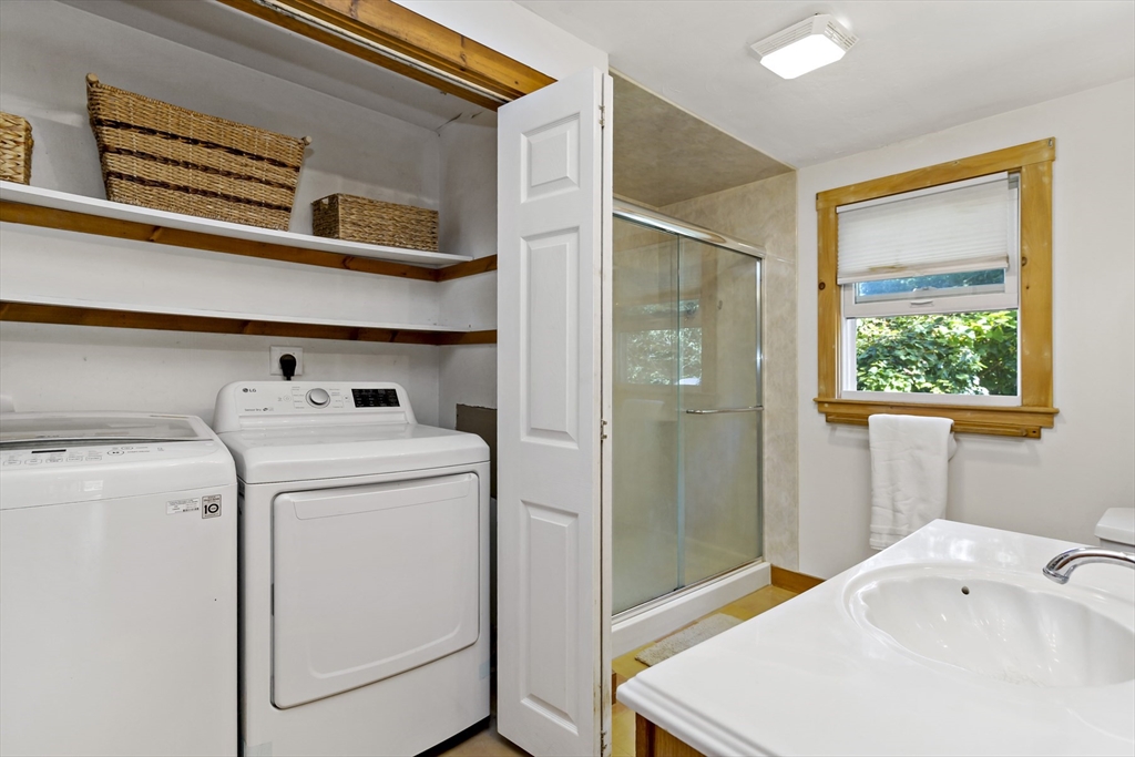 37 Hilltop Road Mashpee, MA 02649 - Photo 9 of 22 Gallery Image 9