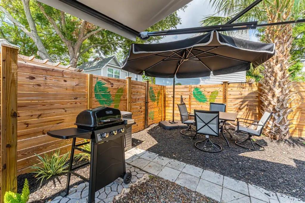 3320 18th Street North St. Petersburg, FL 33713 - Photo 11 of 28 a view of a chairs and table in the patio
