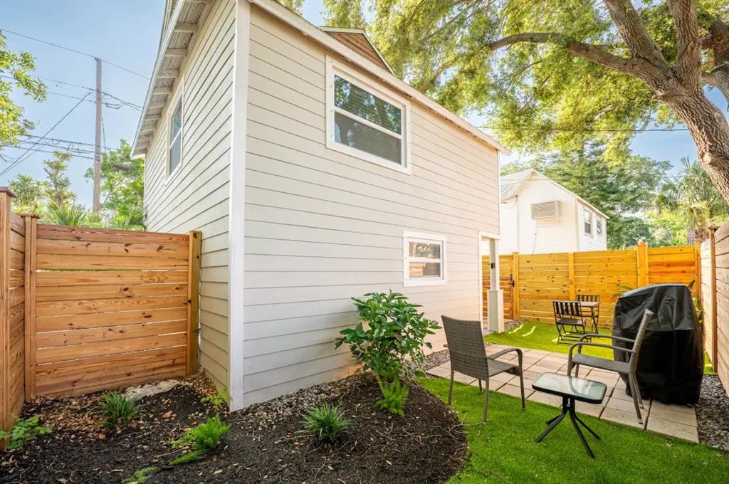 3320 18th Street North St. Petersburg, FL 33713 - Photo 14 of 28 a view of a backyard with chairs