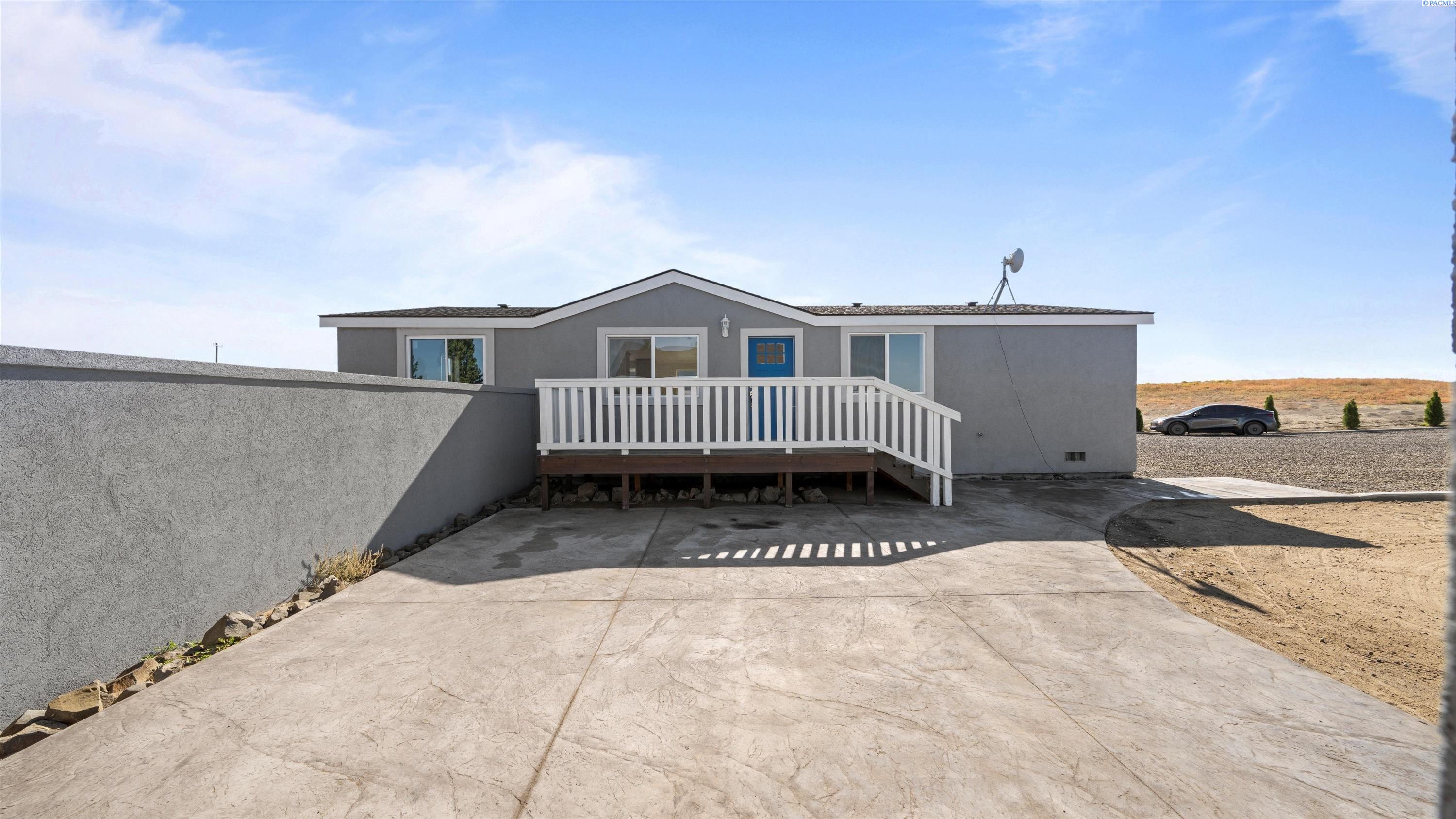 94 Dusty Road Burbank, WA 99323 - Photo 4 of 48 Gallery Image 4