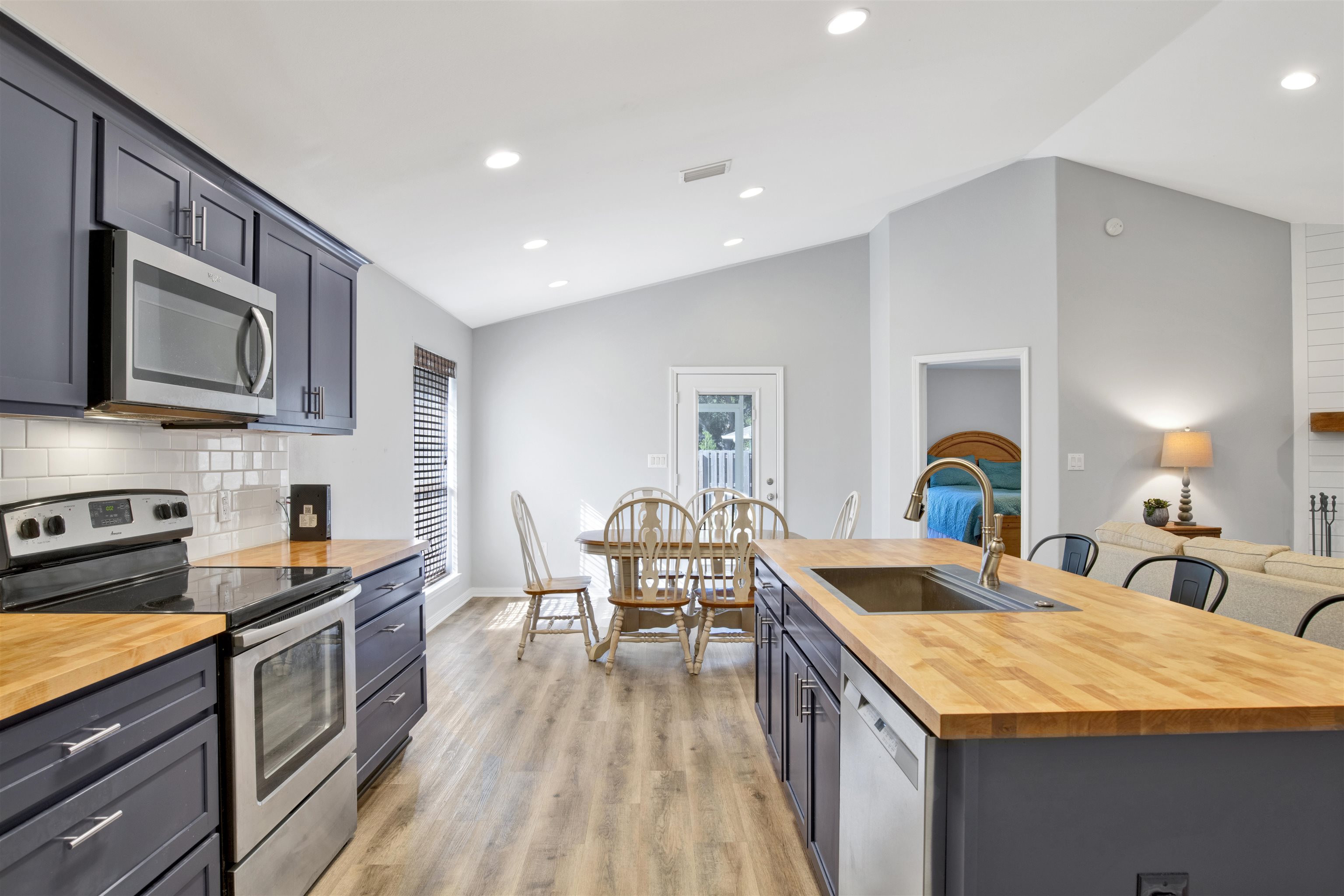7145 Raintree Lane Gulf Shores, AL 36542 - Photo 9 of 25 Kitchen