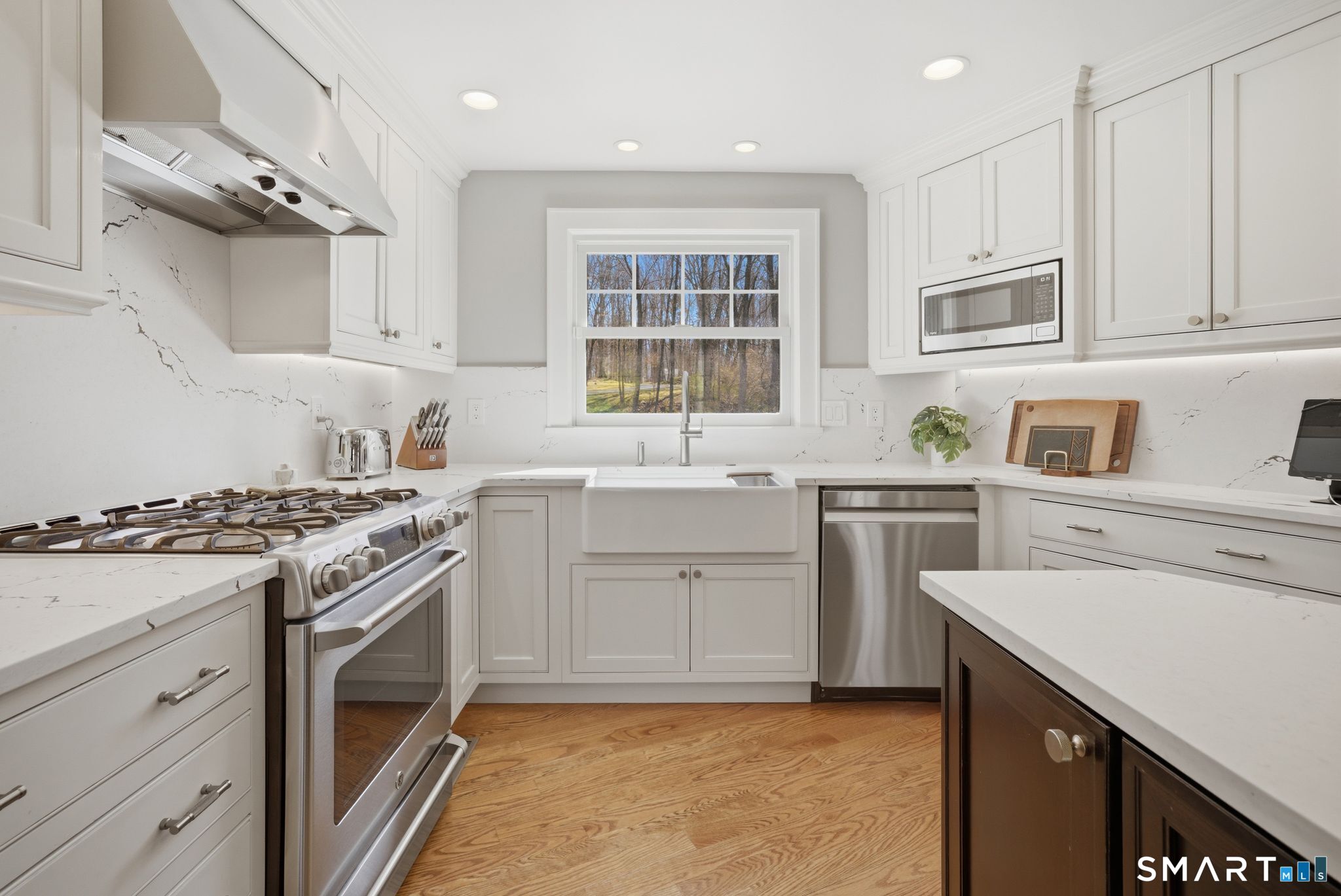 117 Whipstick Road Wilton, CT 06897 - Photo 11 of 39