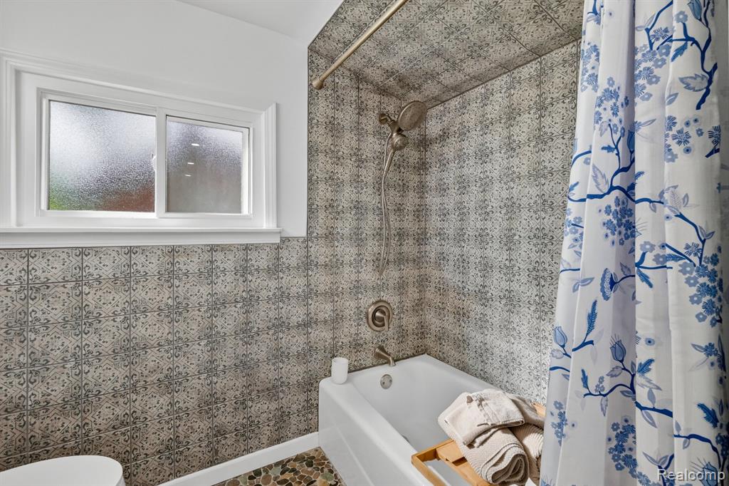 1717 Triangle Lake Road Howell, MI 48843 - Photo 52 of 58