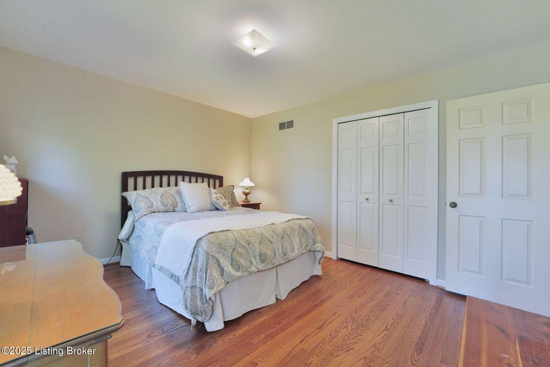 6110 Rodes Drive Northfield, KY 40222 - Photo 27 of 46 photo_online_032