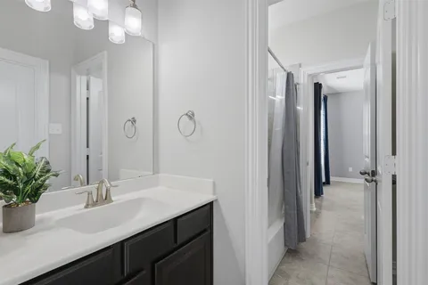 $709,000 | 7915 Stratford Hall Drive, Rosharon, TX 77583