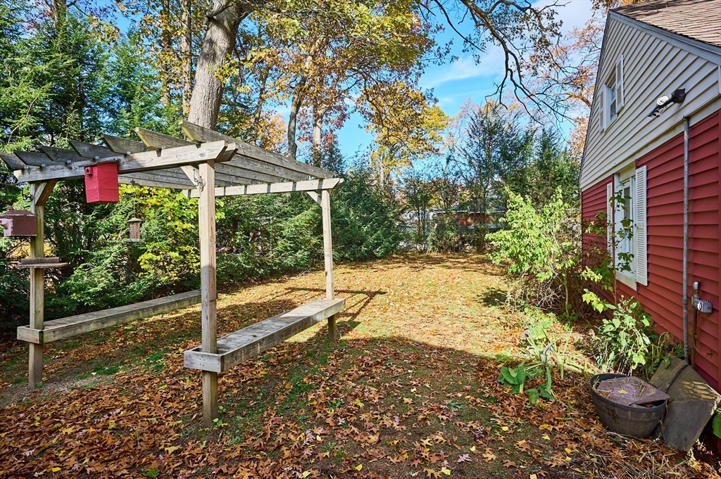 19 Cora Street West Springfield, MA 01089 - Photo 24 of 30