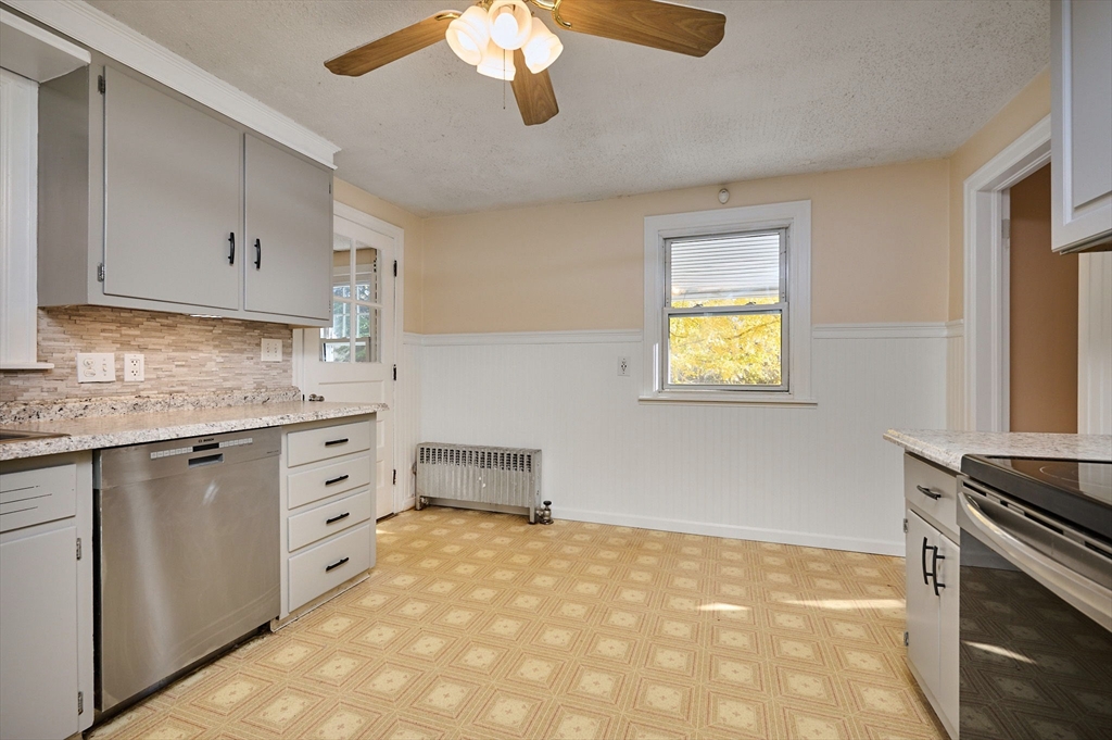 19 Cora Street West Springfield, MA 01089 - Photo 8 of 30