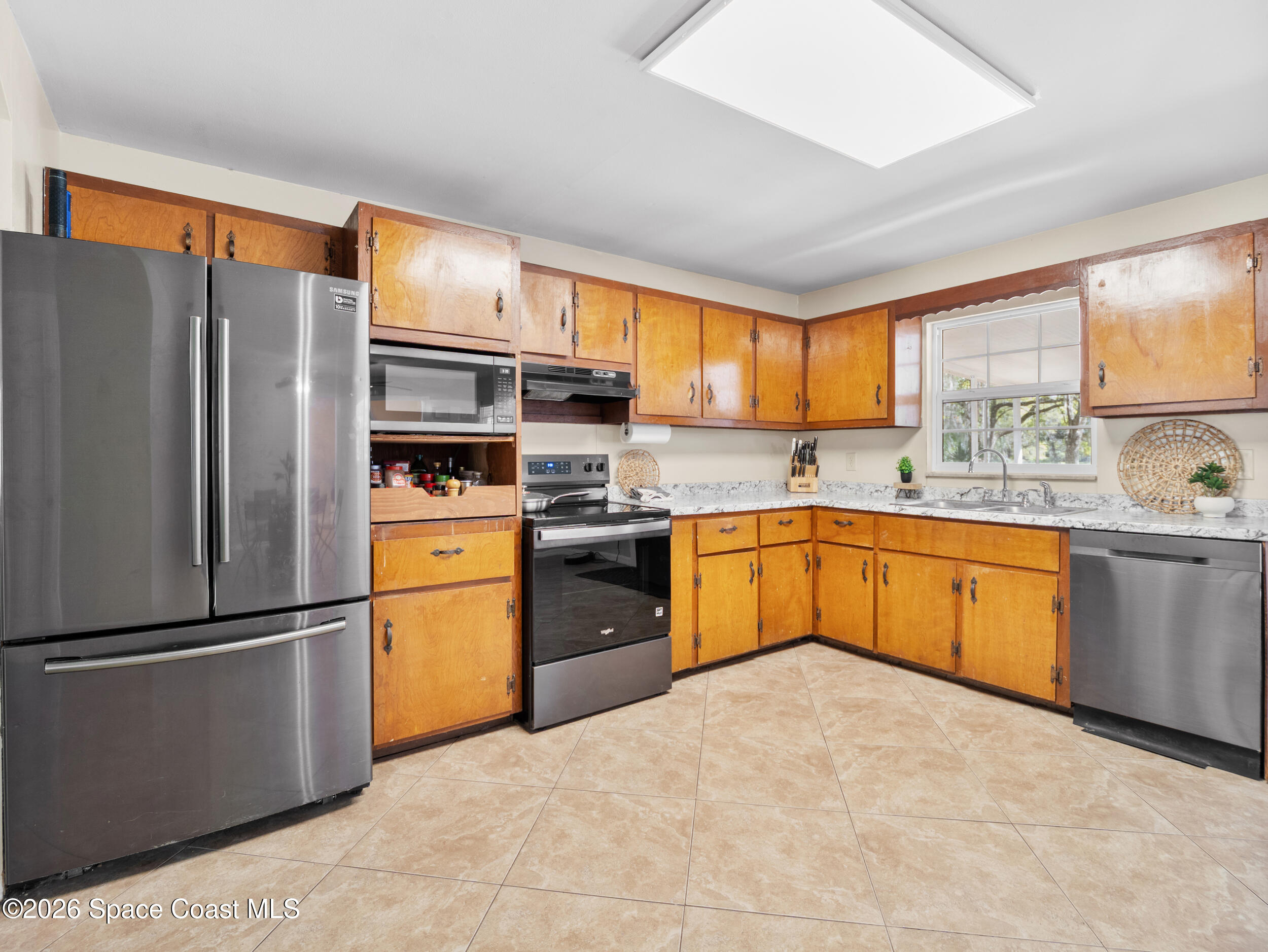 3535 Montgomery Road Mims, FL 32754 - Photo 8 of 57 Kitchen