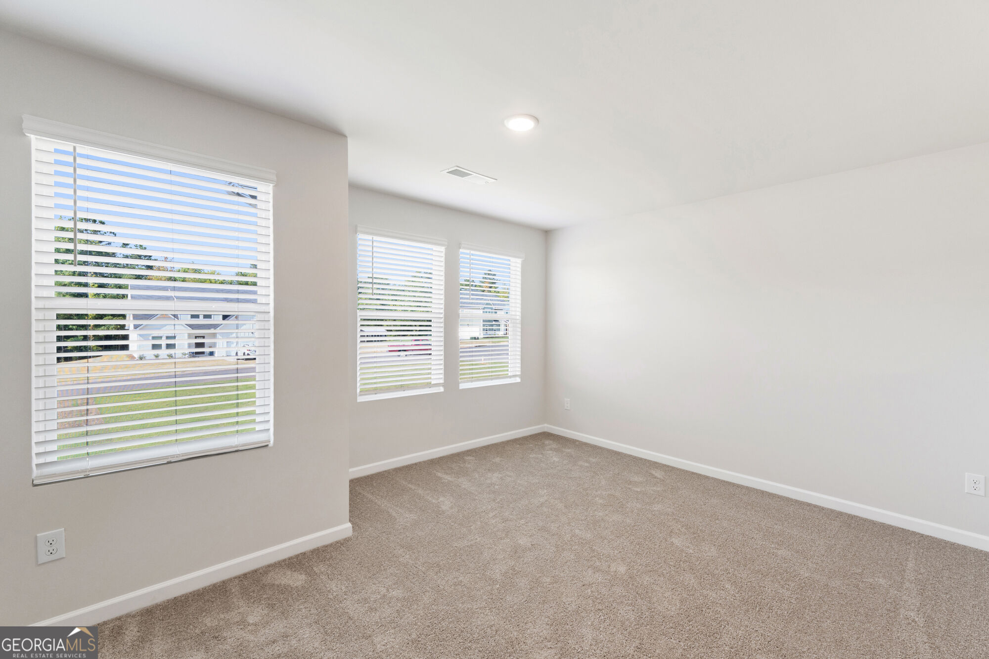 300 Hudson Court Jackson, GA 30233 - Photo 5 of 27 Gallery Image 5