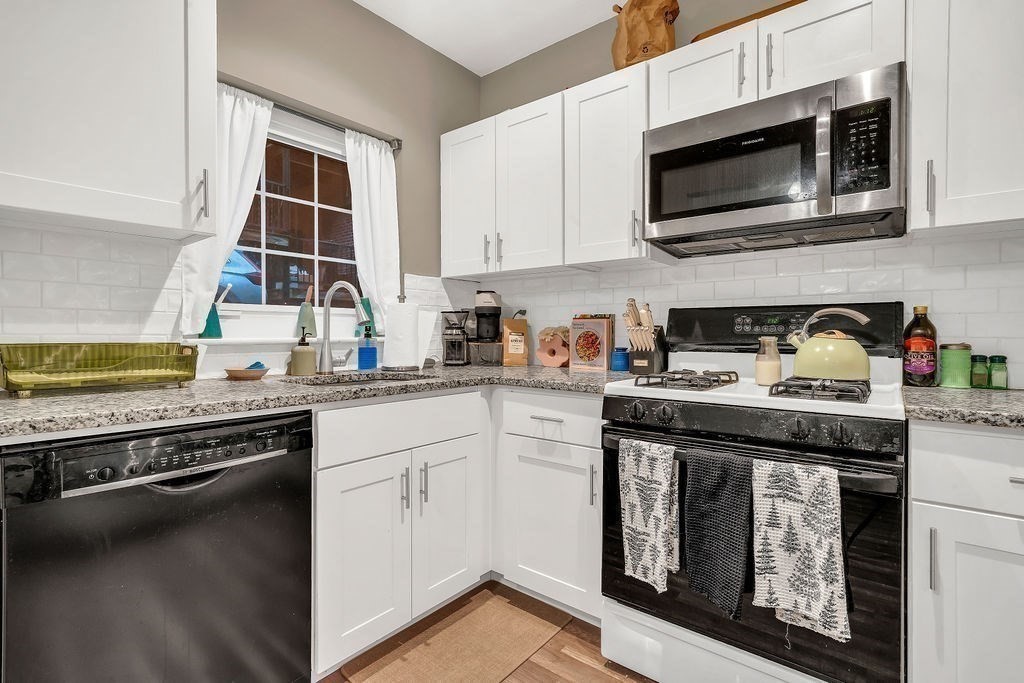 30 St Paul Street, Unit 2 Brookline, MA 02446 - Photo 7 of 32