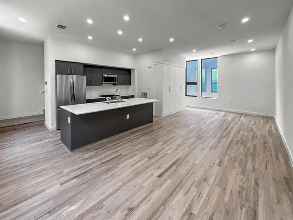 $2,950 | 4803 Manett Street, Unit 103, Dallas, TX 75204