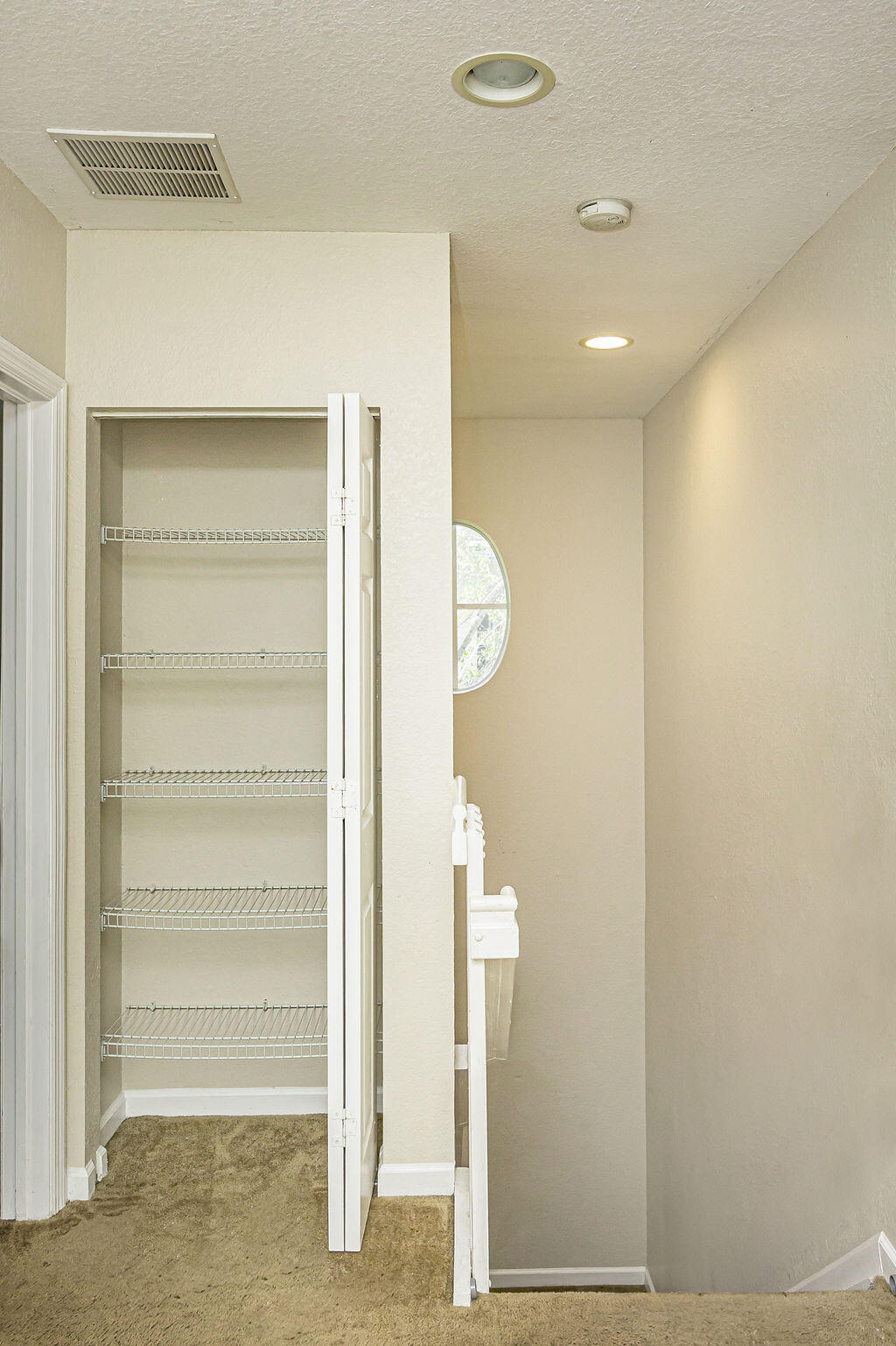 970 Tortuga Drive Riviera Beach, FL 33404 - Photo 17 of 37 a view of a small space