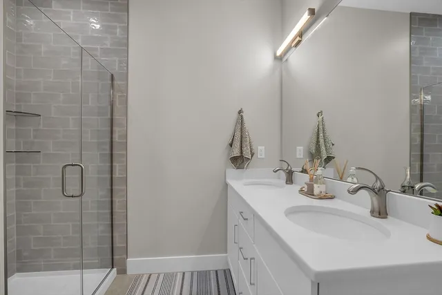 $714,000 | 55 Pointe Place, Unit 304, Dover, NH 03820