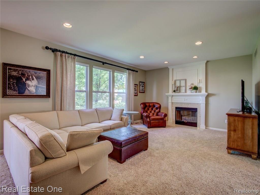 3428 Talbert Circle Rochester Hills, MI 48307 - Photo 15 of 47