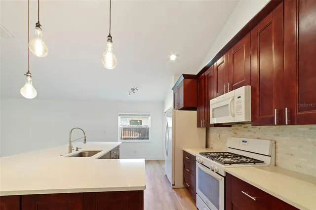 $2,400 | 24407 Rolling View Court, Lutz, FL 33559