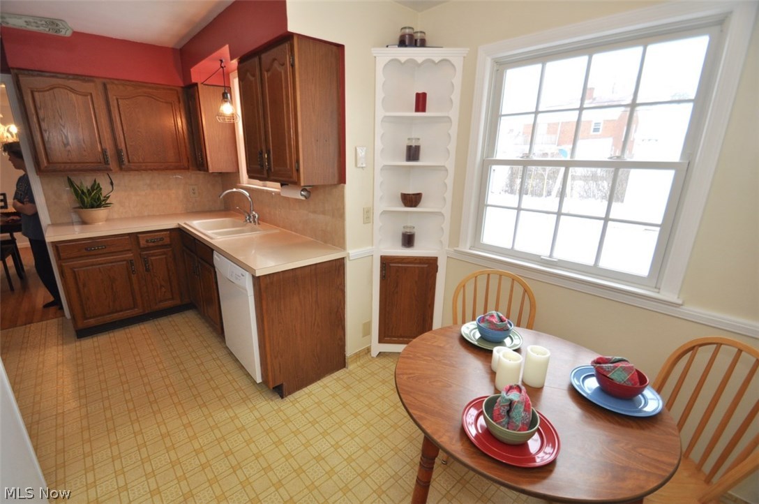 3621 Berkeley Road Cleveland Heights, OH 44118 - Photo 9 of 23 Eat-in kitchen with lots of cabinet space and built-in shelving