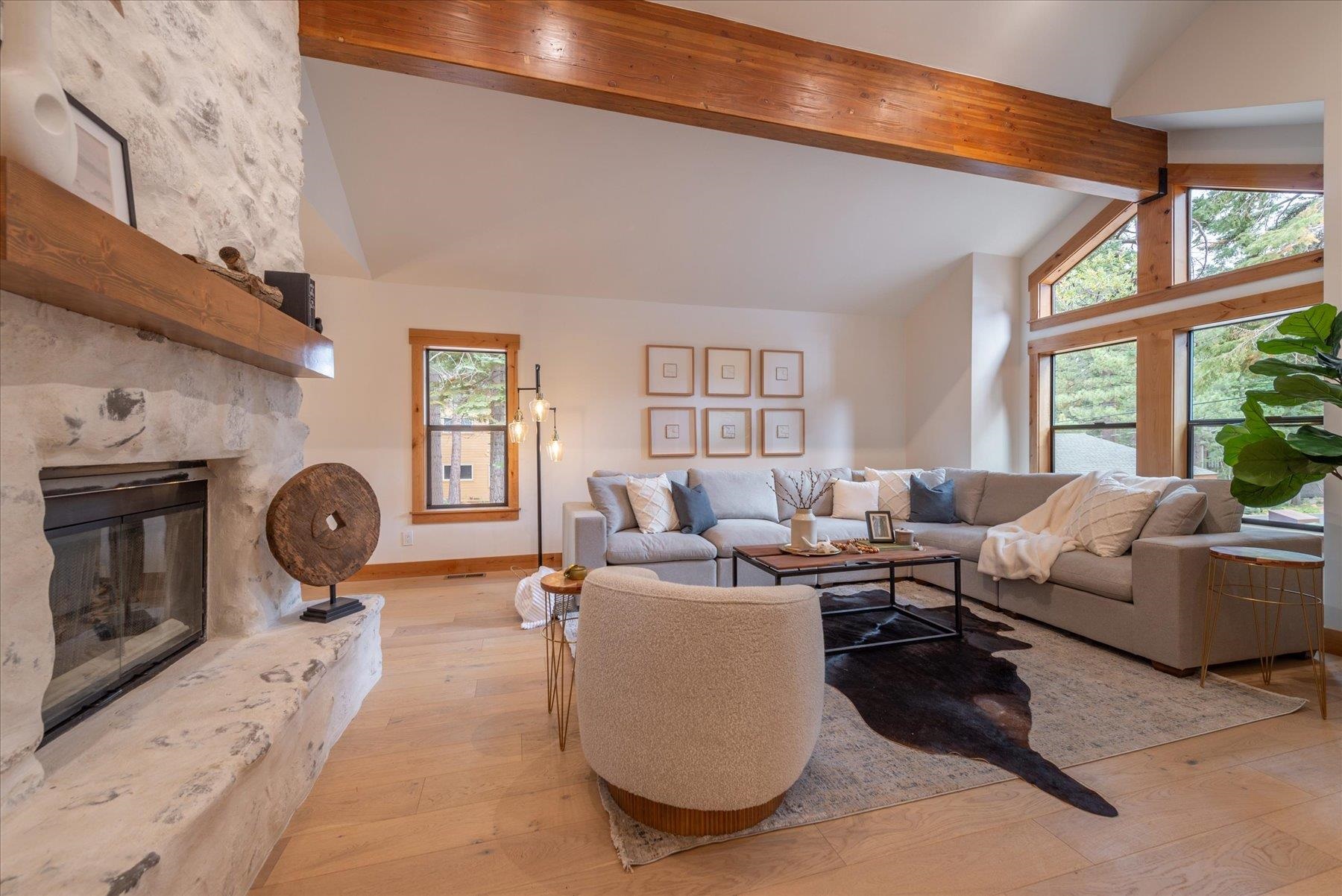 14192 Ski View Loop Truckee, CA 96161 - Photo 4 of 28 Gallery Image 4