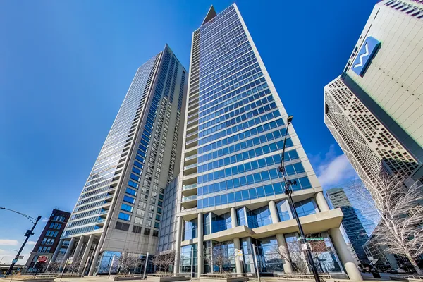 $1,625,000 | 600 North Lake Shore Drive, Unit 3011, Chicago, IL 60611