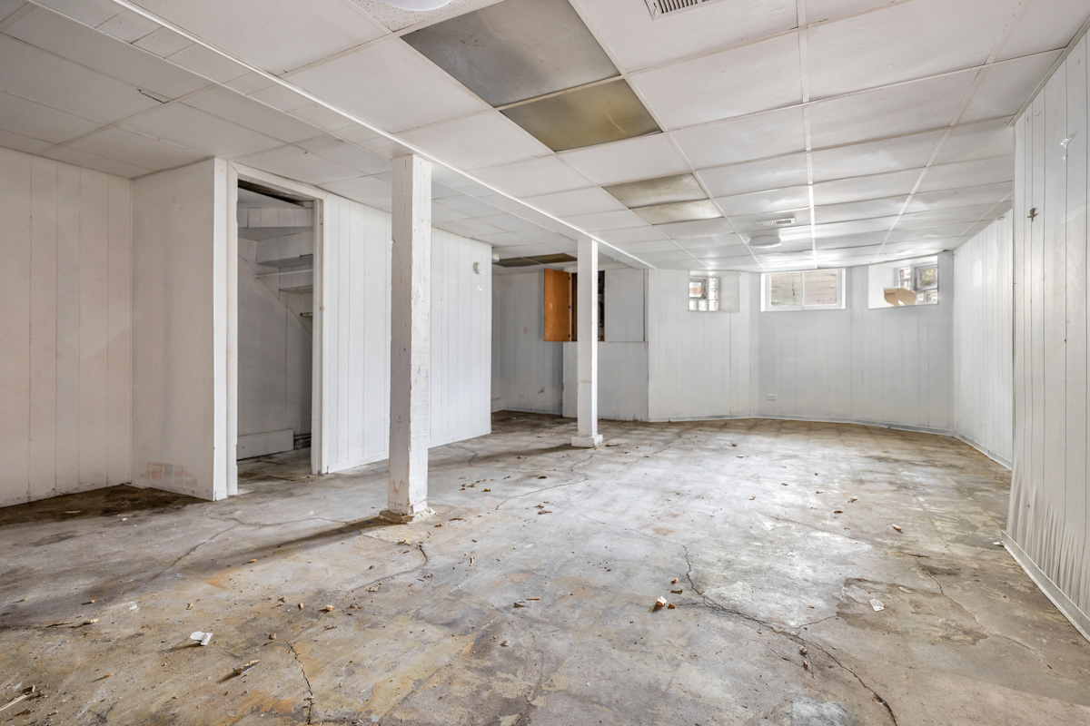 1907 West Irving Park Road Chicago, IL 60613 - Photo 23 of 26