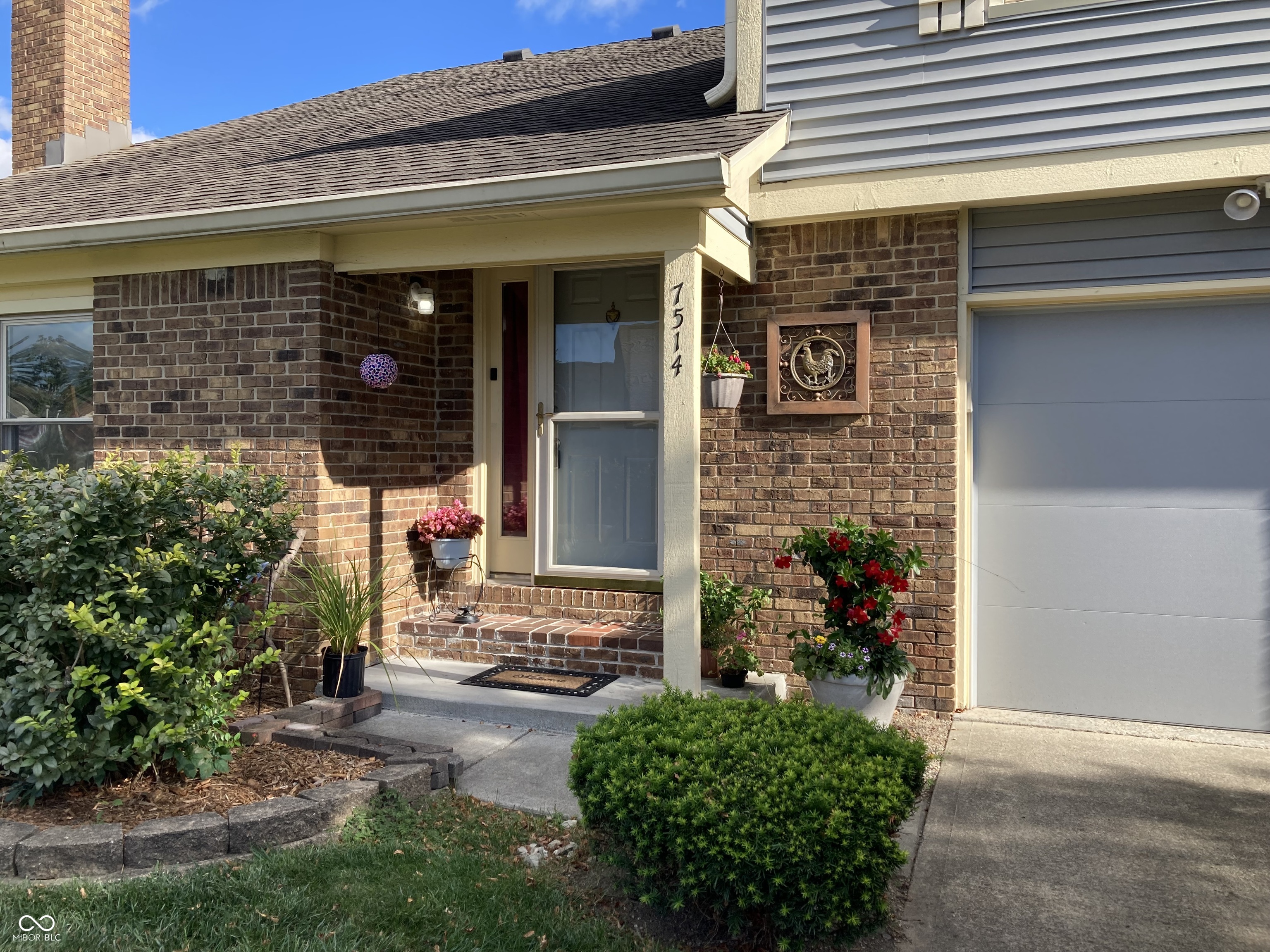 7514 Farm View Circle West Indianapolis, IN 46256 - Photo 3 of 27