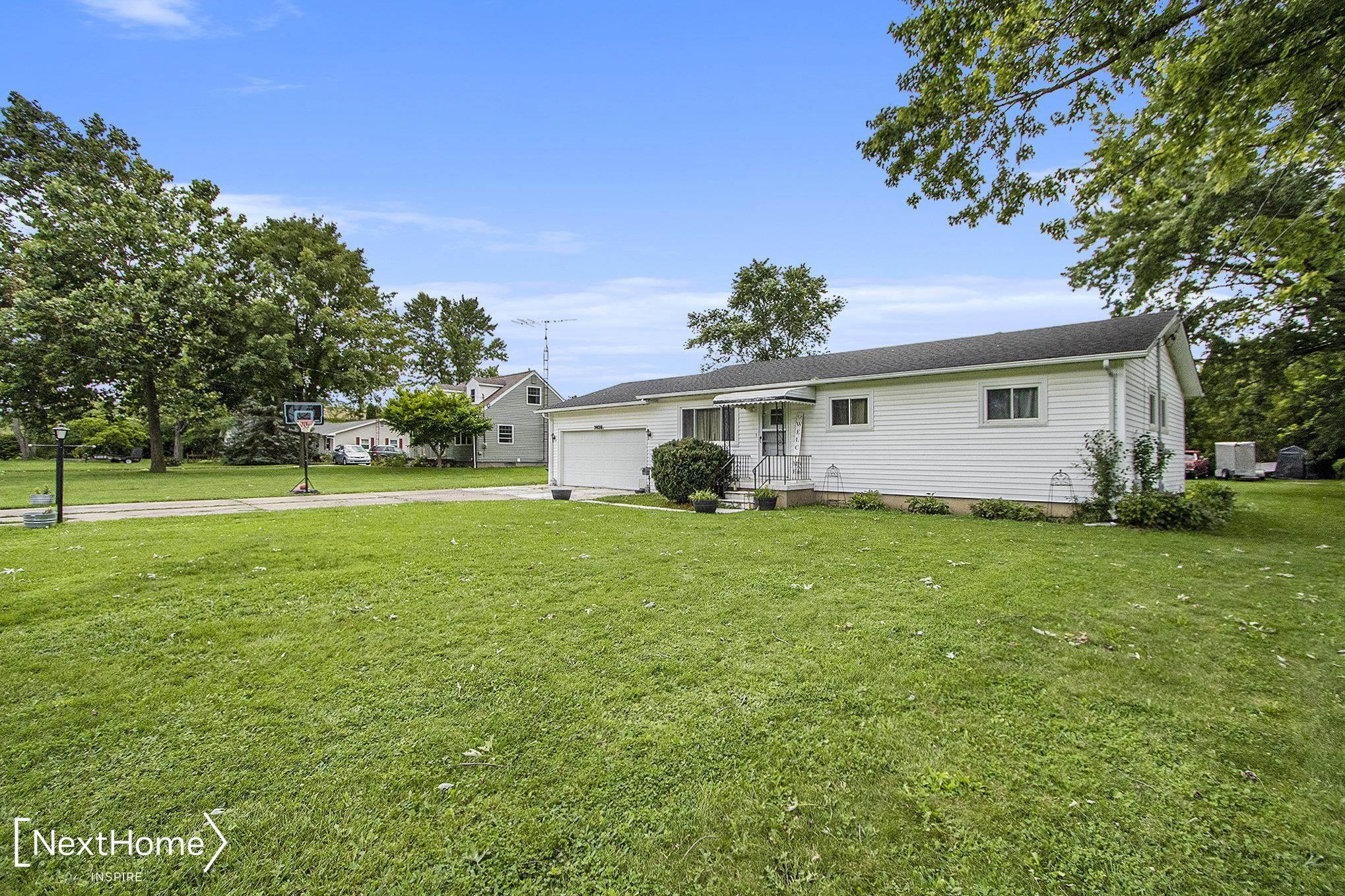 2426 Howe Road Burton, MI 48519 - Photo 16 of 23 50120254-15.JPG